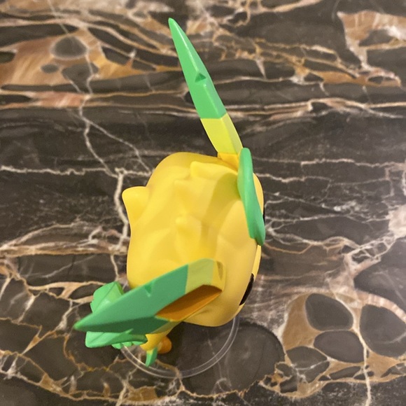 Leafeon Pokemon Funko Pop (866) - Lightly Used with Original Box - Picture 13 of 15